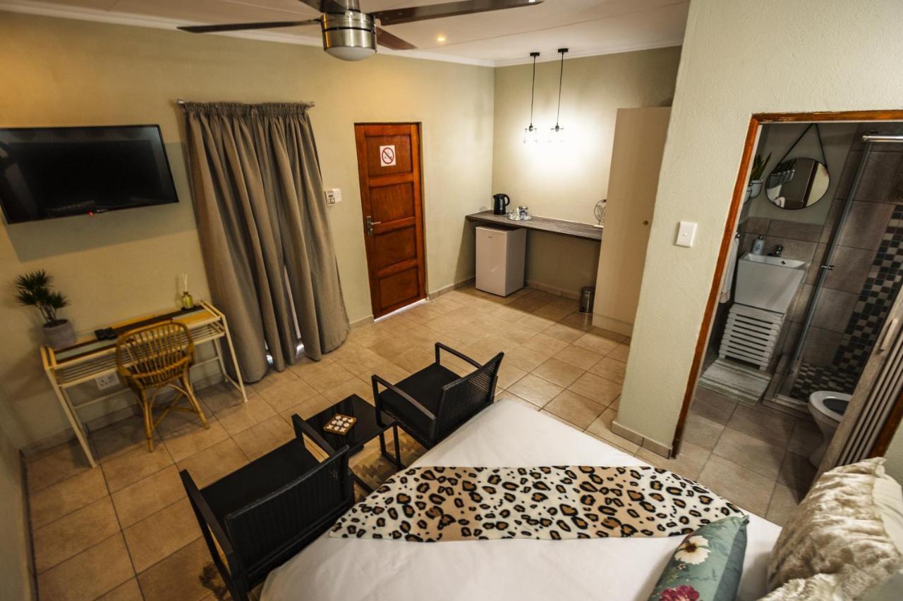 Pumbaa Wildlife Park & Accommodation Mbombela Extérieur photo
